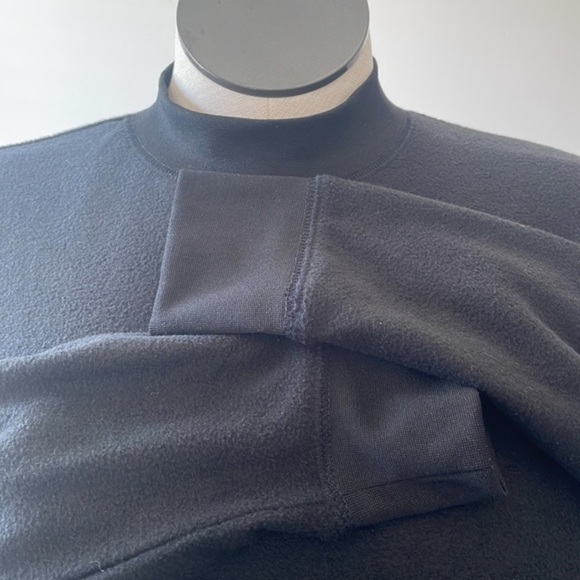 Abound sweater crop teddy bear long
sleeve crew neck NWT top black Sz Small - Picture 6 of 9